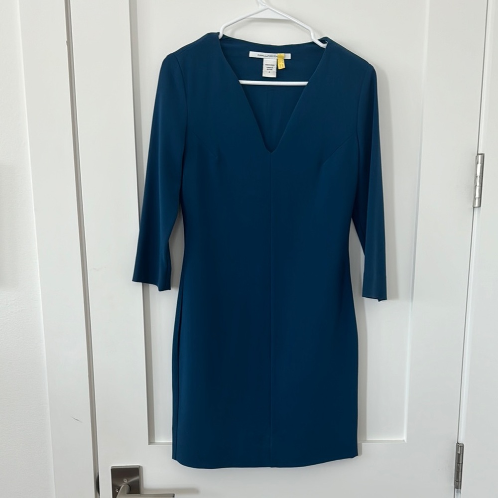 Diane Von furstenberg DVF Elegant Teal / Blue V-Neck Dress size 2, excellent
